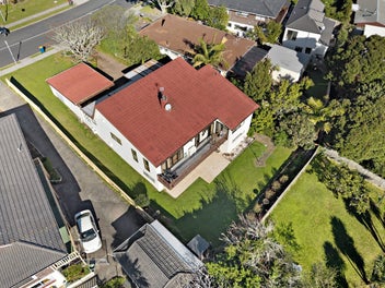 10 Oaktree Avenue, Browns Bay, Auckland