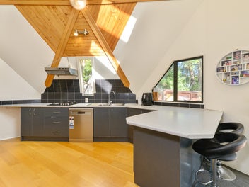 39 Chamari Close, Titirangi, Auckland