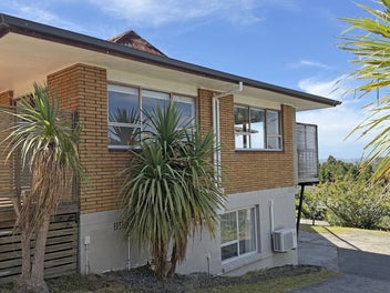 52 Chelsea View Drive, Chatswood, Auckland