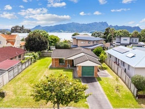 10 Bermuda Place, One Tree Point