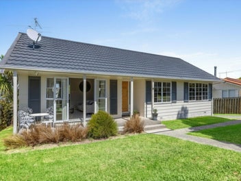 9 Amorino Drive, Red Beach, Red Beach