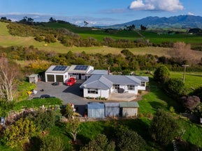 733 Grove Road, Hamilton