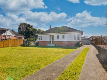 129 Savage Crescent, West End, Palmerston North