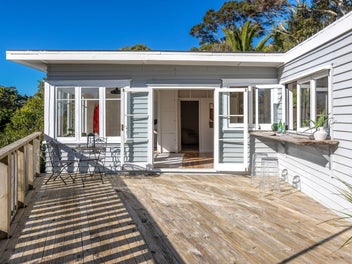 184 Ocean View Road, Oneroa, Waiheke Island