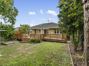 2/7 Mcrae Road, Mount Wellington, Auckland