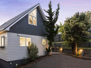 2/56 Lavery Place, Sunnynook, Auckland