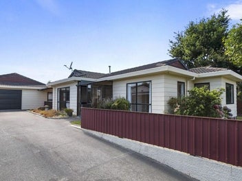 12 Cargill Grove, Kelvin Grove, Palmerston North