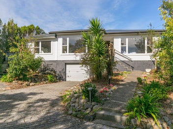 9 Allen Terrace, Tawa, Wellington