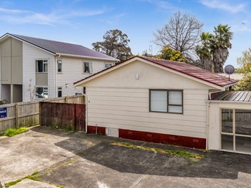2/24 Funnell Place, Manurewa, Auckland