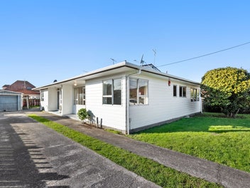 52D WHITES LINE WEST, Woburn, Lower Hutt