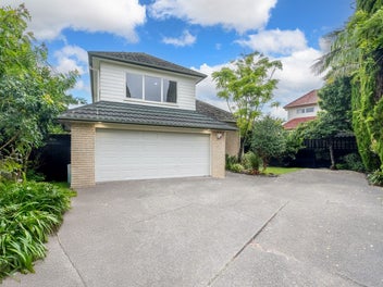 2/14 Casabella Court, Northpark, Auckland