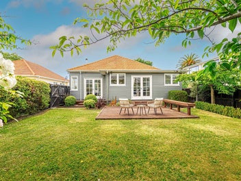 1/58 Wilsons Road South, Saint Martins, Christchurch