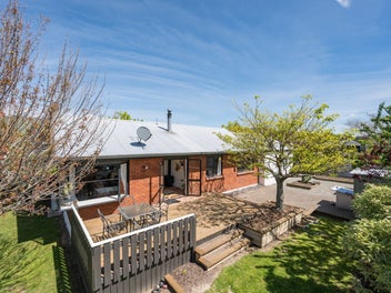 5 Laura Lane, Brightwater