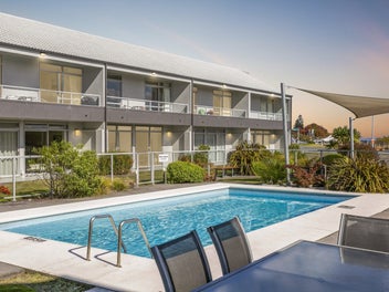 10/300 Lake Terrace, Two Mile Bay, Taupo