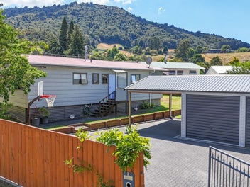 2 Bay Grove, Pukehangi, Rotorua