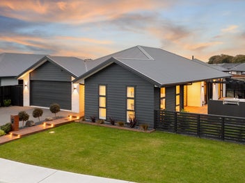 13 Stackwood Avenue, Woodend, Woodend