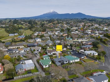 8 Woodleigh Street, Frankleigh Park, New Plymouth