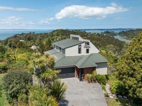 20A Grendon Road, Titirangi, Auckland