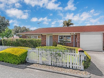 3/171 Pigeon Mountain Road, Half Moon Bay, Auckland