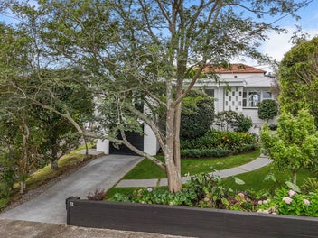 12 Appleyard Crescent, Meadowbank, Auckland