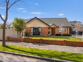 4 Chesterfield Mews, Russley, Christchurch