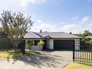 51 Sunnyhills Avenue, Glenview, Hamilton