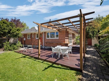 8 Merton Place, Bryndwr, Christchurch