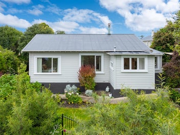 38 English Avenue, Kenmure, Dunedin