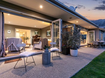 50 Kelliher Drive, Wanaka