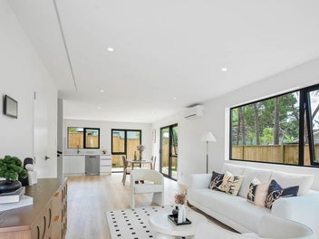 26F Crompton Road, Massey, Auckland