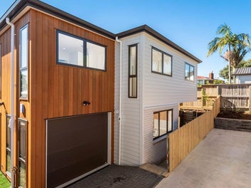 16C Marlowe Road, Blockhouse Bay, Auckland