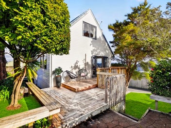 2/6 Seaview Road, Glenfield, Auckland