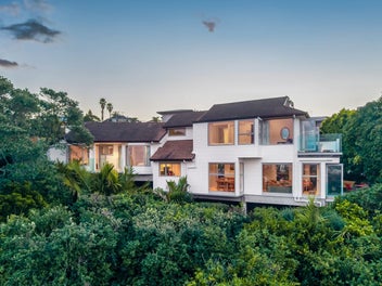 7 Fenton Terrace, Cockle Bay, Auckland