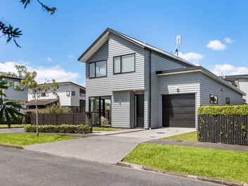 8 Kestrel Place, Wai o Taiki Bay, Auckland