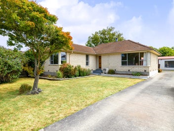 27 Denniston Crescent, Redwood, Christchurch