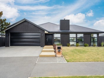34 Russ Drive, Lincoln, Lincoln