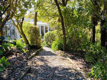 18 Violet Street, Riverton