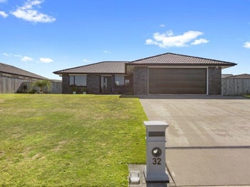 32 Honeyfield Drive, Whalers Gate, New Plymouth