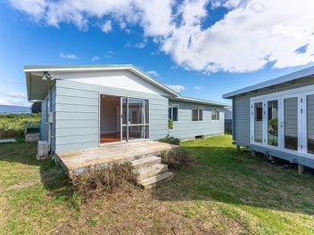 13 Simcox Street, Otaki Beach, Otaki