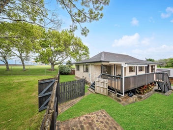 1/27 Rapallo Place, Farm Cove, Auckland