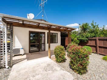 2/41 Manson Avenue, Stoke, Nelson