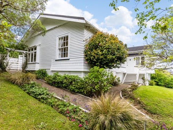 16 Newcombe Crescent, Karori, Wellington