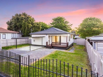 1/1 Ebenezer Way, Clendon Park, Auckland