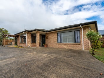 25 Catalina Drive, Melville, Hamilton
