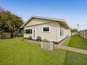50 Collins Street, Hawera
