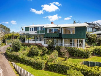 110 Beach Road, Castor Bay, Auckland