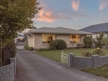 6 Laing Crescent, Heathcote Valley, Christchurch