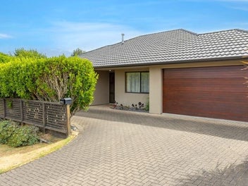 2/82 Taupo View Road, Taupo