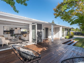 1/2 Sarabande Avenue, Redwood, Christchurch