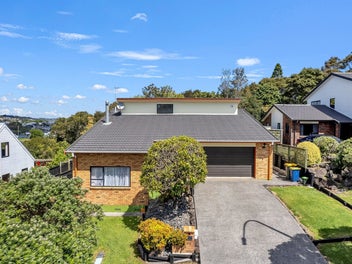 64 Rhinevale Close, Henderson, Auckland